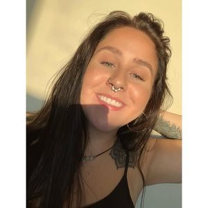 Meet your Posher, Avery